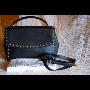 Michael Kors Ava Medium Saffiano Black w/ Gold